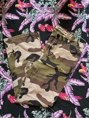 Mudd Camouflage pants in Green & Brown